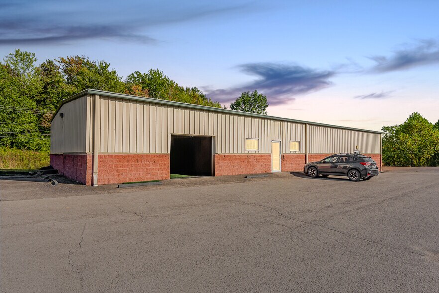 951 Point Marion Rd, Morgantown, WV à vendre - Photo du bâtiment - Image 3 de 56