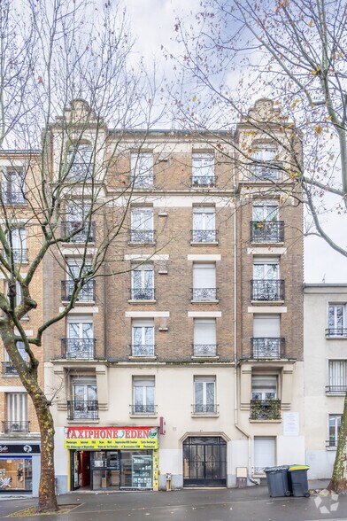 Retail in Le Kremlin-Bicêtre for lease - Building Photo - Image 2 of 2