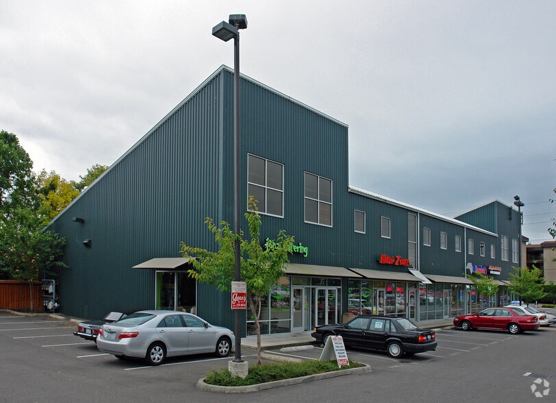 1905 Bridgeport Way W, University Place, WA à louer - Photo principale - Image 1 de 3