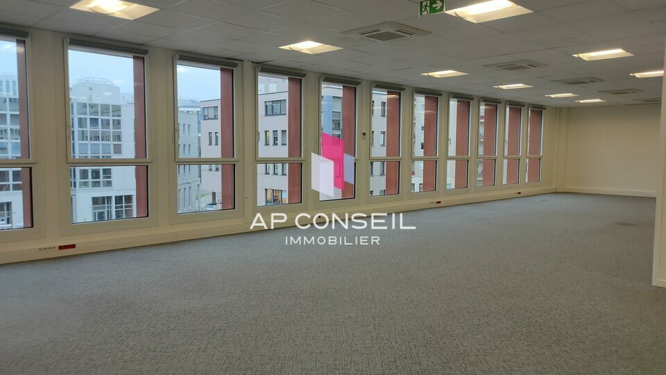 Office in Montigny-le-Bretonneux for lease - Interior Photo - Image 3 of 7