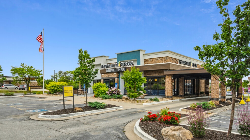 12120 College Blvd, Overland Park, KS for sale - Building Photo - Image 2 of 9