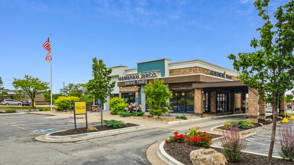 12120 College Blvd, Overland Park, KS à vendre - Photo du bâtiment - Image 2 de 9