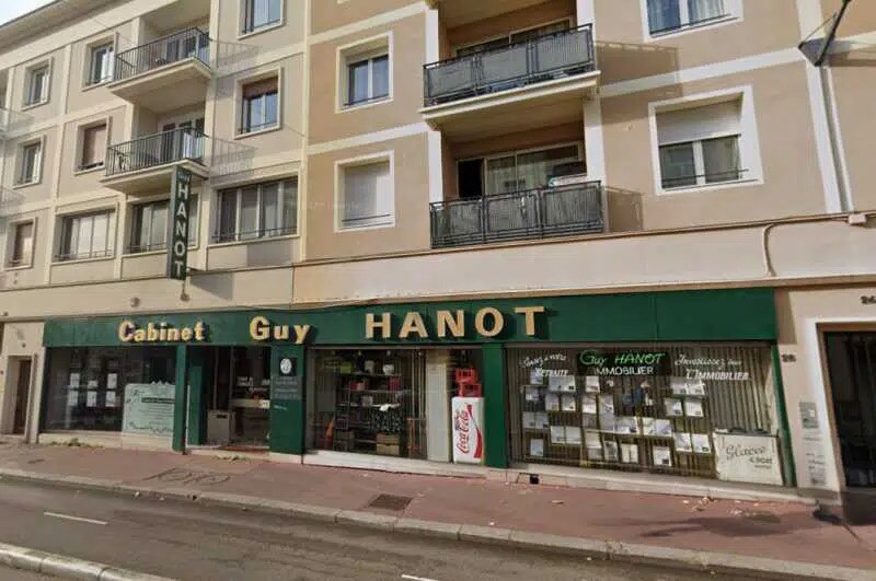 Retail in Rouen for lease - Building Photo - Image 1 of 1