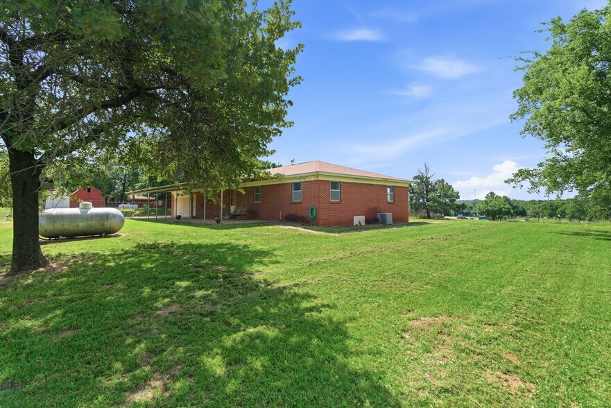 3523 E Highway 199, Springtown, TX à vendre - Photo du bâtiment - Image 3 de 40