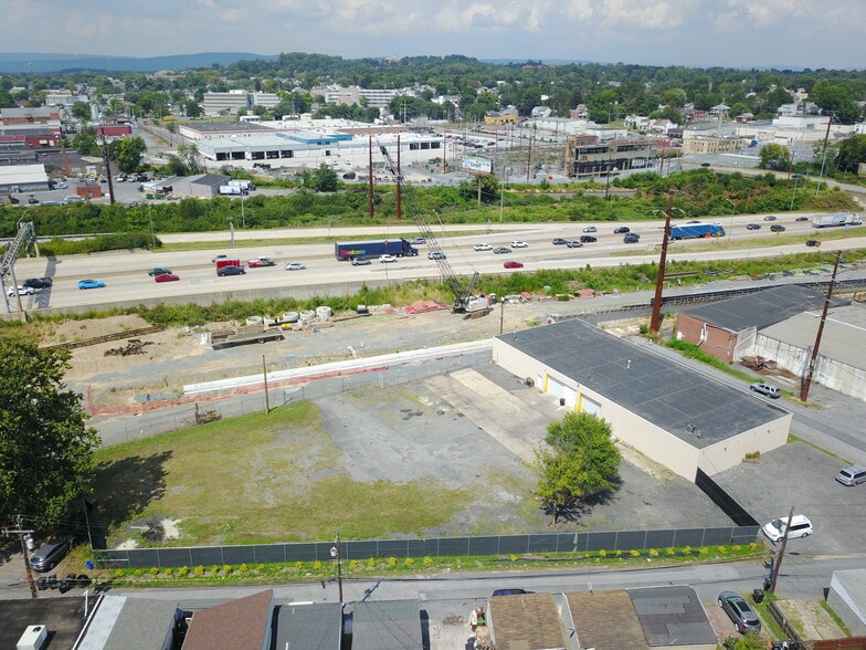 916 S 18th St, Harrisburg, PA for lease - Building Photo - Image 3 of 20