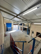 85 Rue Moslard, Colombes for lease Interior Photo- Image 2 of 10