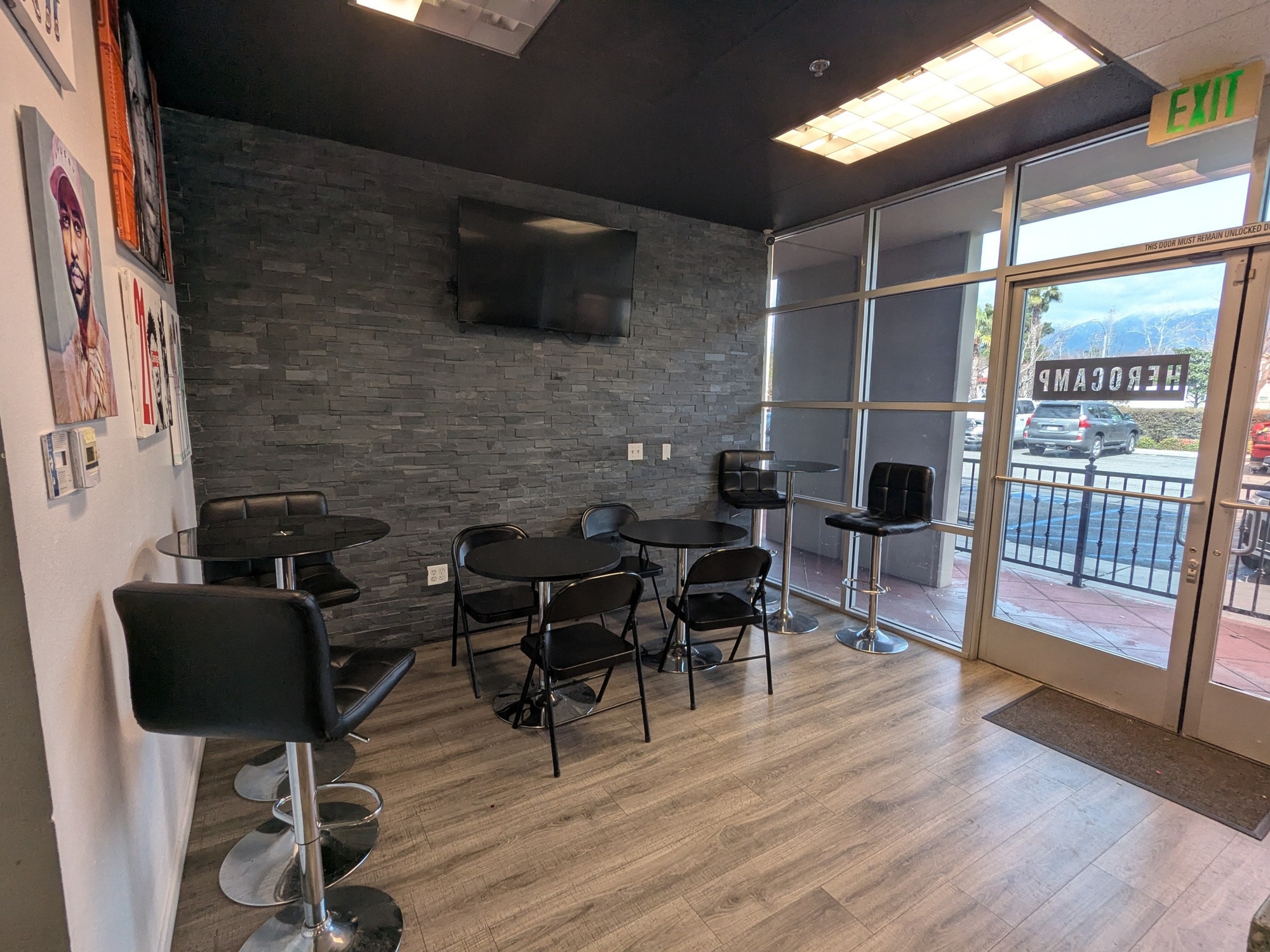 14189 Foothill Blvd, Fontana, CA à louer Photo intérieure- Image 1 de 5