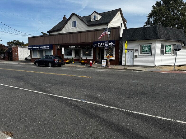 310 Broadway, Bethpage, NY à louer - Photo du bâtiment - Image 2 de 10