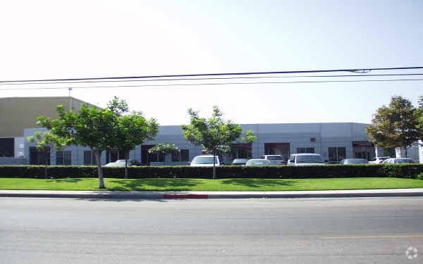 3259-3275 Walnut Ave, Signal Hill, CA for sale - Building Photo - Image 2 of 5