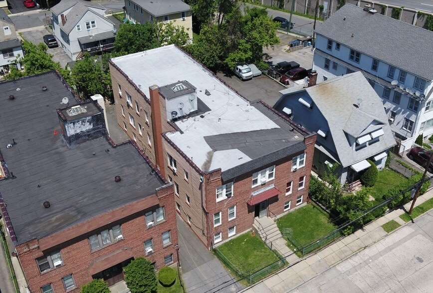 439 Main St, White Plains, NY à vendre - Photo du bâtiment - Image 3 de 40