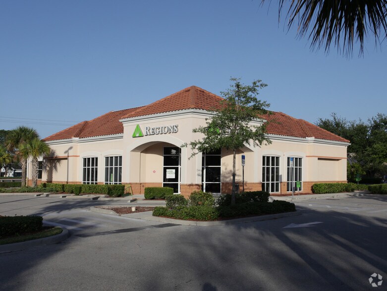 12621 Tamiami Trl E, Naples, FL for lease - Primary Photo - Image 1 of 3