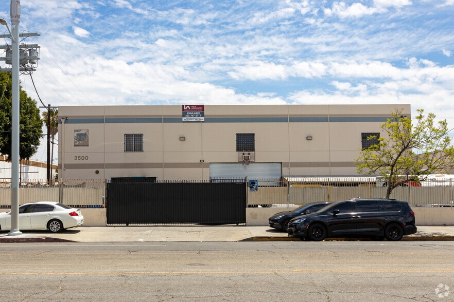 3500 S Main St, Los Angeles, CA for sale - Building Photo - Image 2 of 5