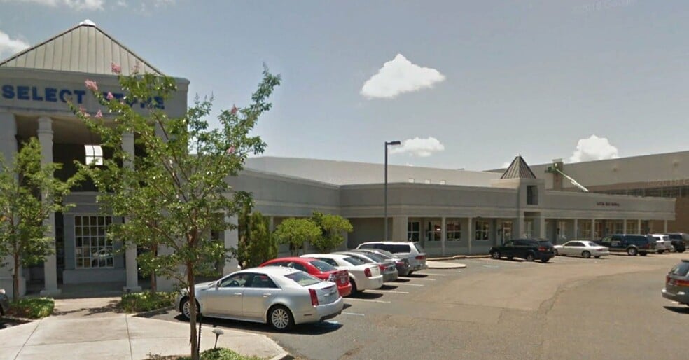 863 Centre St, Ridgeland, MS à louer - Photo du bâtiment - Image 2 de 4