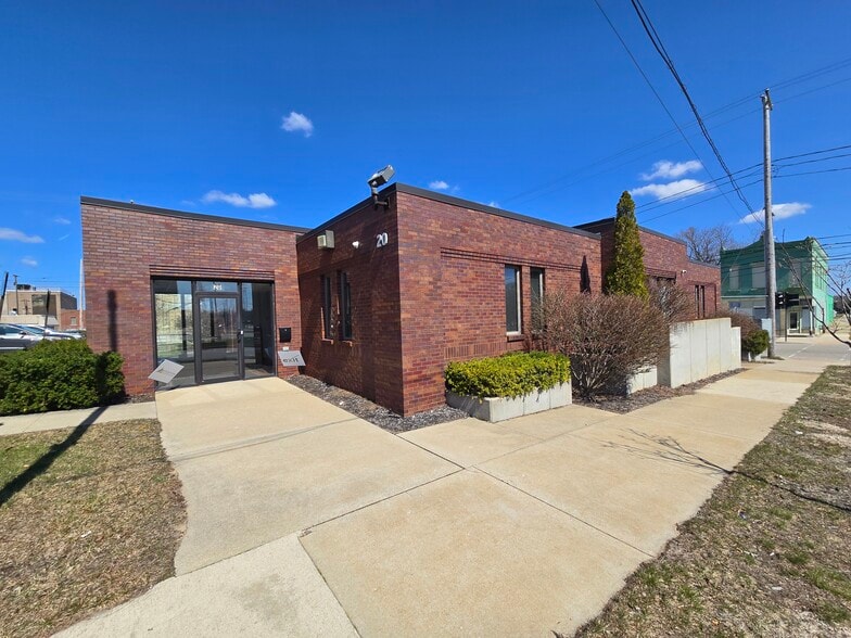 20 W Muskegon Ave, Muskegon, MI for sale - Building Photo - Image 3 of 17