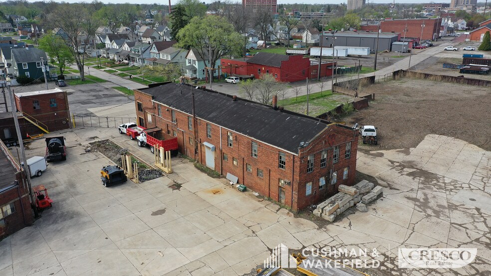 201 Williams St, Elyria, OH à vendre - Photo du bâtiment - Image 3 de 26