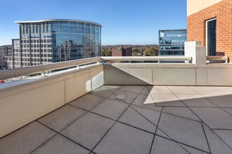 4501 N Fairfax Dr, Arlington, VA à louer Photo intérieure- Image 2 de 3