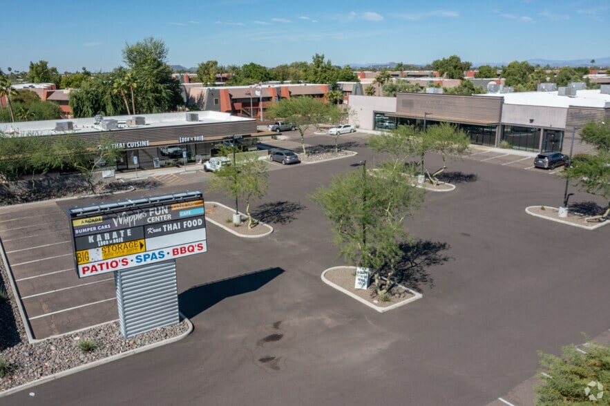 1510 E Bell Rd, Phoenix, AZ à louer - Photo du bâtiment - Image 3 de 9