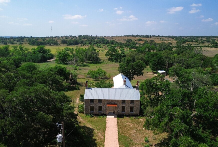 1037 Ranch 962 W rd, Round Mountain, TX for sale - Building Photo - Image 2 of 40
