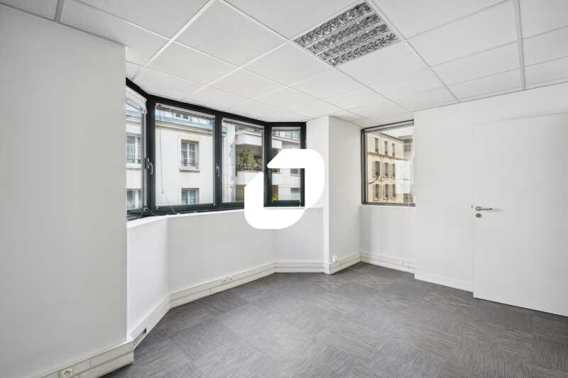 Office in Levallois-Perret for lease - Interior Photo - Image 2 of 15