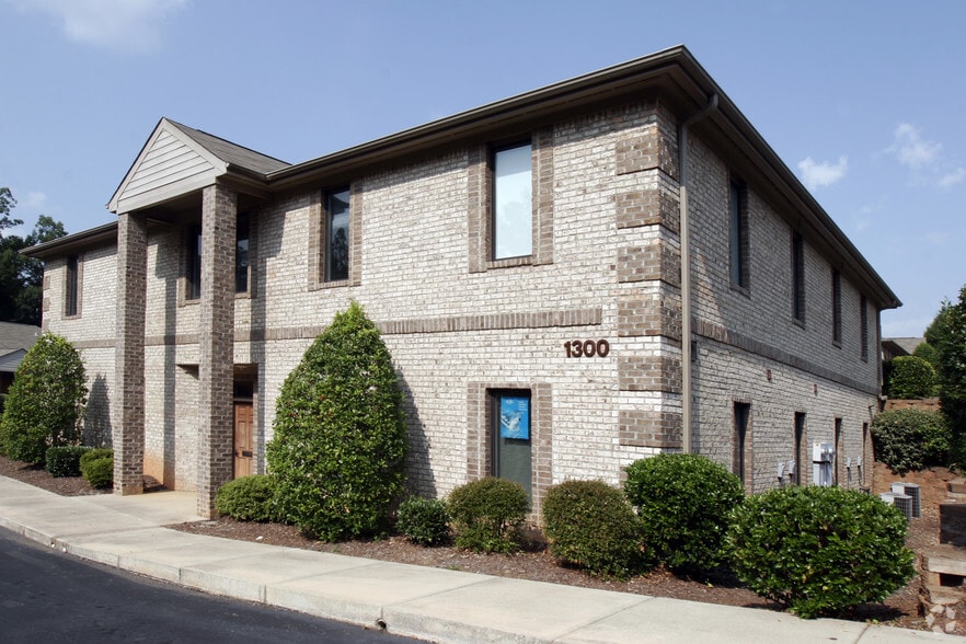 1300 SE Maynard Rd, Cary, NC à vendre - Photo du bâtiment - Image 3 de 5