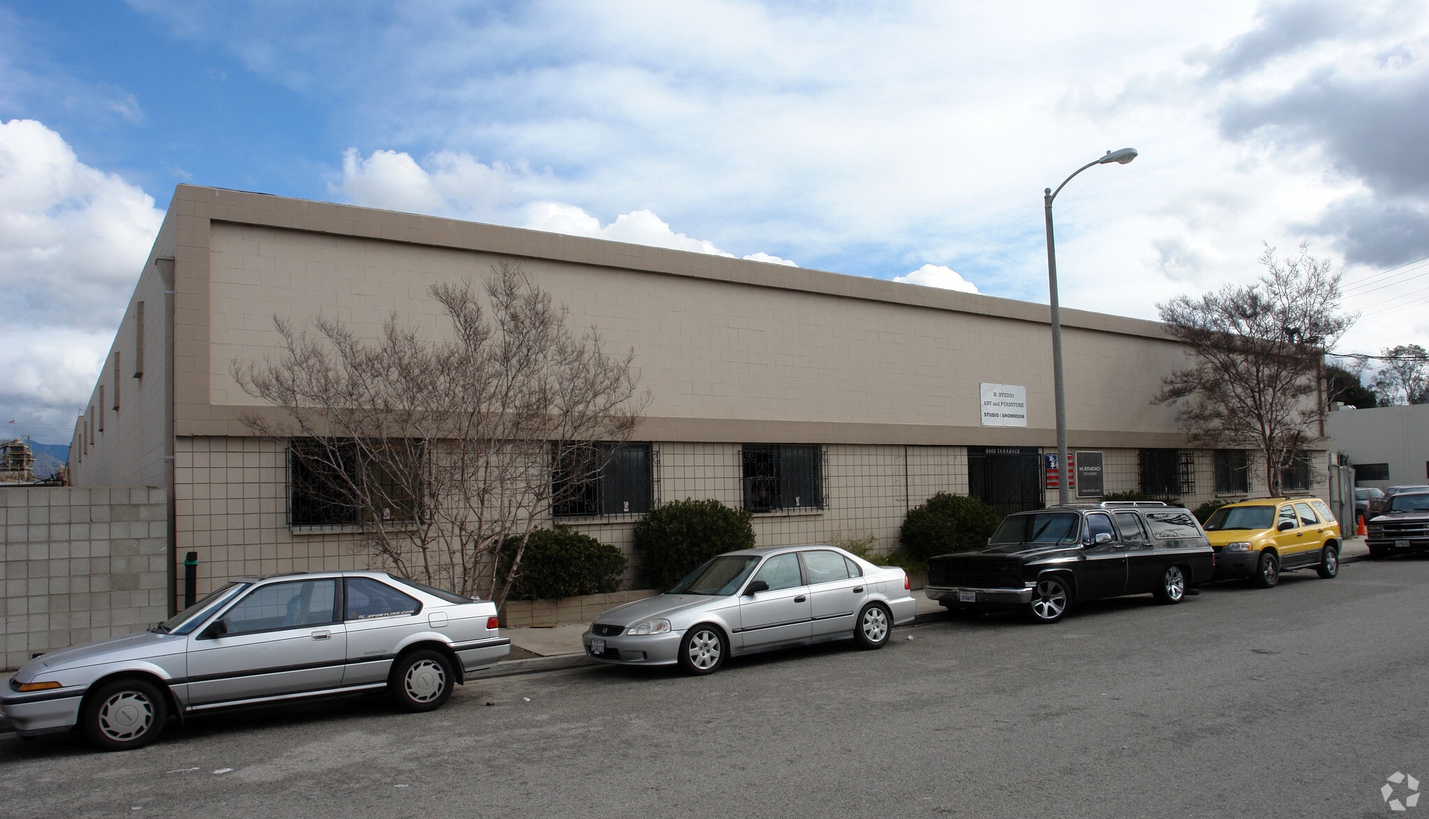 8640 Tamarack Ave, Sun Valley, CA for lease Primary Photo- Image 1 of 7