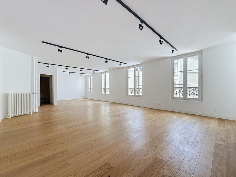 55 Rue Du Faubourg Montmartre, Paris à louer - Photo du bâtiment - Image 2 de 7