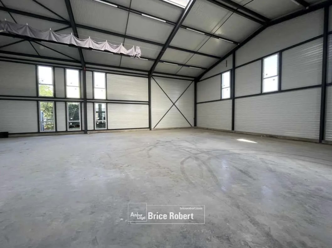 Flex in Chassieu for lease Interior Photo- Image 1 of 4