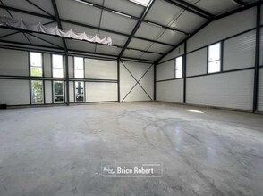 Flex in Chassieu for lease Interior Photo- Image 1 of 4