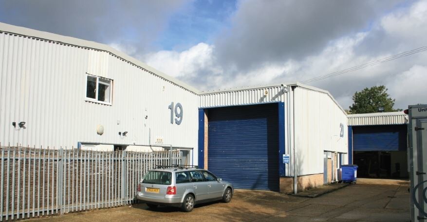 Oakhanger Rd, Bordon à louer - Photo du bâtiment - Image 2 de 2
