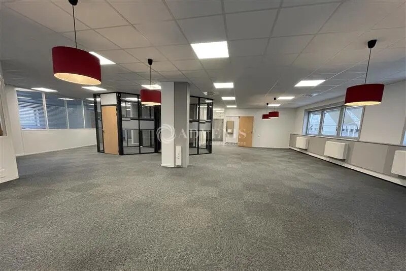 Office in Tremblay-en-France for lease Interior Photo- Image 1 of 6