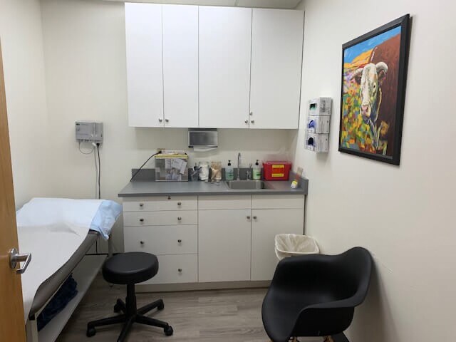 553 E Fordham Rd, Bronx, NY à louer - Photo du bâtiment - Image 2 de 4