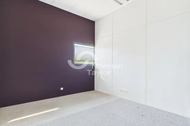 Office in Mudaison for sale - Building Photo - Image 3 of 12