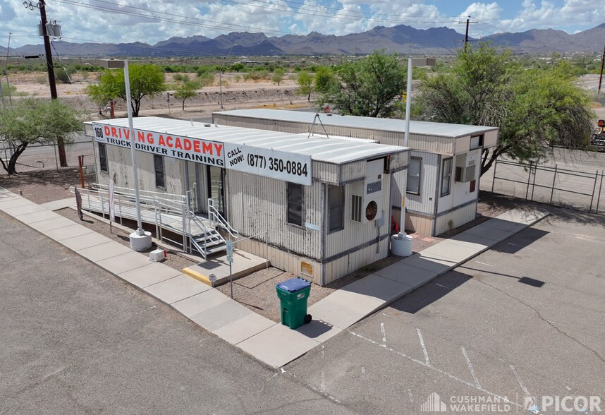 3170 W El Camino Del Cerro, Tucson, AZ à louer - Photo du bâtiment - Image 2 de 7
