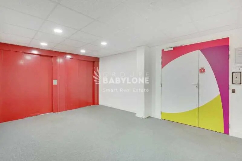 Office in Malakoff for lease - Interior Photo - Image 2 of 2