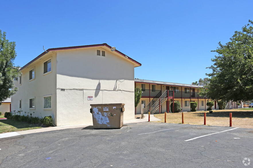 342-352 S Blackstone St, Tulare, CA for sale - Primary Photo - Image 2 of 18