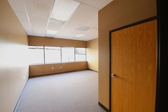 695 S Colorado Blvd, Denver, CO for lease Interior Photo- Image 2 of 6