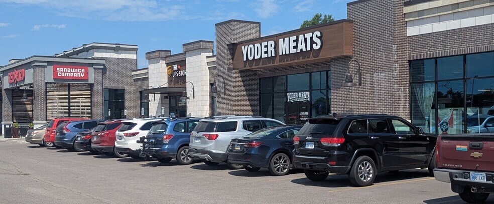 6404-6592 E Central Ave, Wichita, KS à louer - Photo du bâtiment - Image 3 de 9