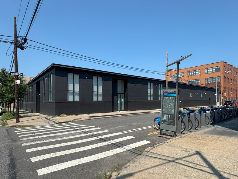 65-87 Porter Ave, Brooklyn, NY à louer - Photo du bâtiment - Image 3 de 4