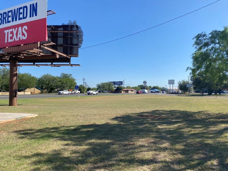2641 South Treadaway, Abilene, TX à louer - Photo du bâtiment - Image 2 de 4
