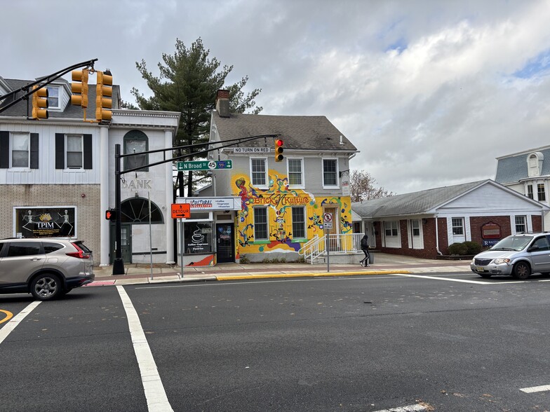 65 N Broad St, Woodbury, NJ à vendre - Photo du bâtiment - Image 2 de 16