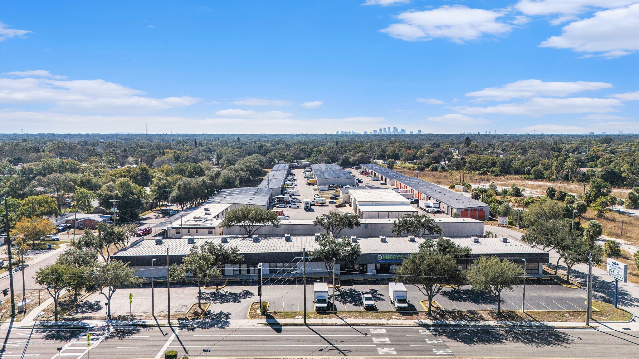 1727 E Busch Blvd, Tampa, FL à louer Aérien- Image 1 de 23