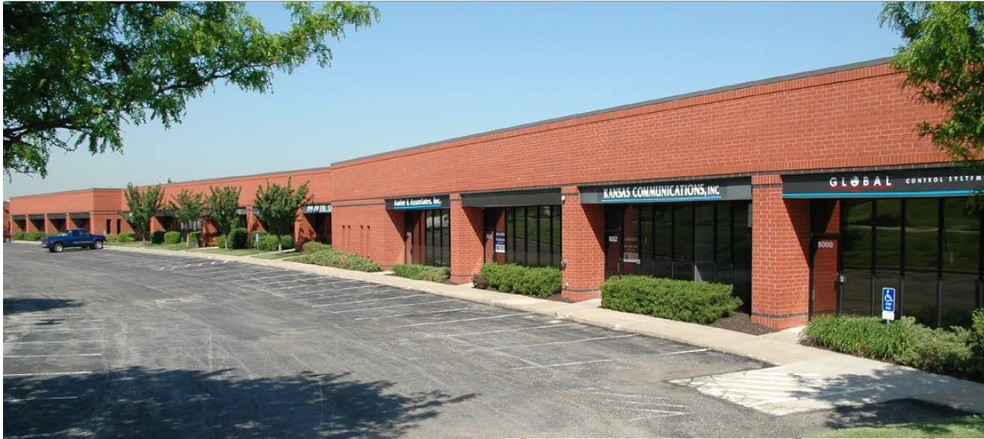 8000-8032 Reeder St, Lenexa, KS for lease - Primary Photo - Image 1 of 4