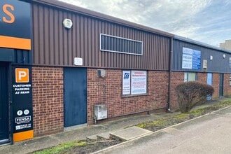 Latimer Rd, Luton for lease Building Photo- Image 2 of 2