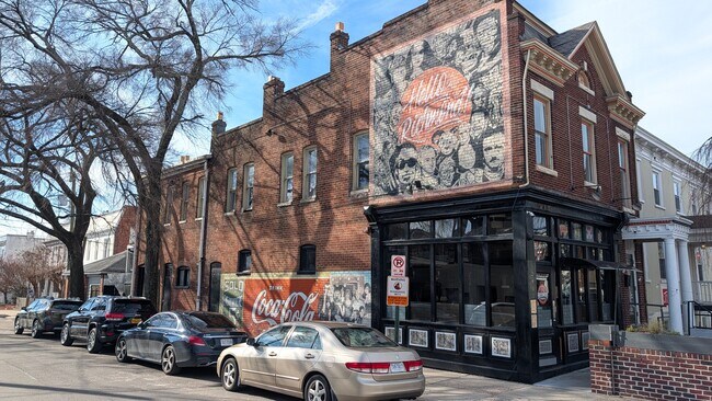 Plus de détails pour 2401 W Main St, Richmond, VA - Commerce de détail à vendre