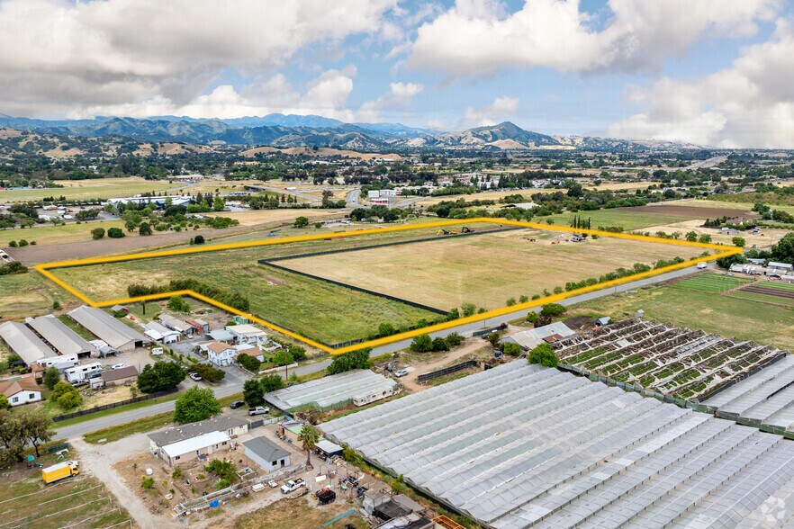 1020 San Martin Ave, San Martin, CA à louer - Aérien - Image 2 de 21