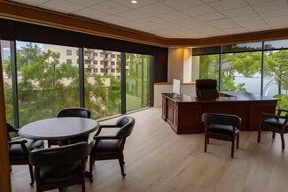 Plus de détails pour 17 S Briar Hollow Ln, Houston, TX - Coworking à louer
