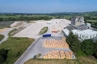 Trowbridge Rd, Westbury, WIL - aerial  map view