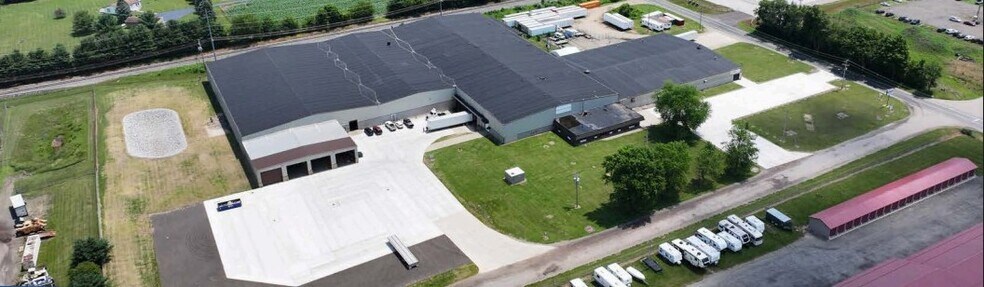 15401 Industrial Dr, Schoolcraft, MI à louer - Photo du bâtiment - Image 1 de 35