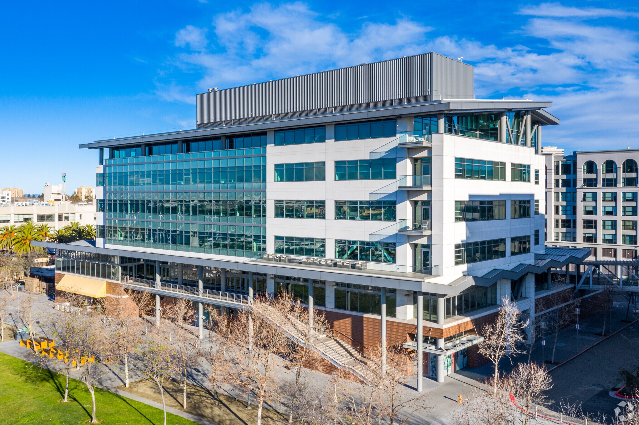 55 Harrison St, Oakland, CA à louer Photo principale- Image 1 de 13