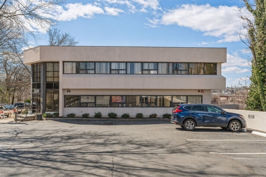 2039 Palmer Ave, Larchmont, NY à louer - Photo du bâtiment - Image 3 de 30